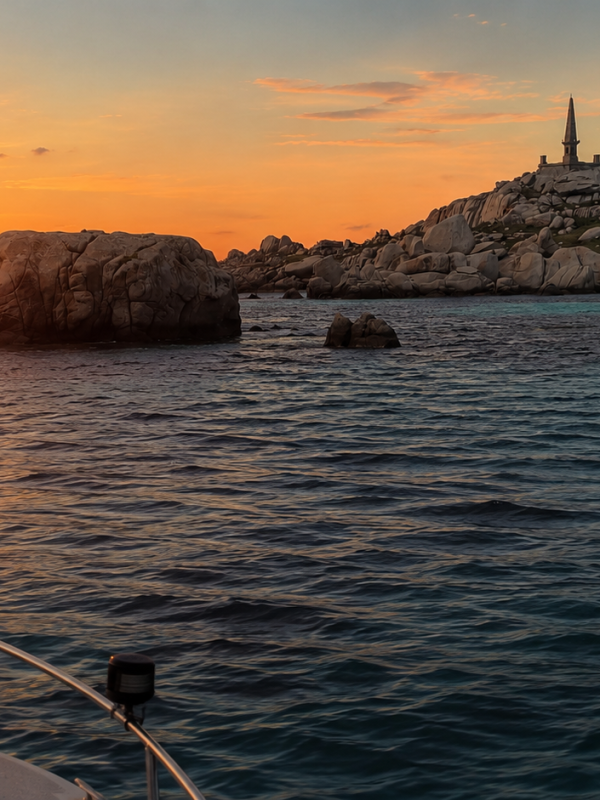 Coucher de soleil aux îles Lavezzi depuis Santa Amanza