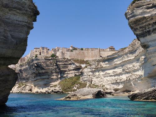 Ce que les remparts ne vous montrent pas.