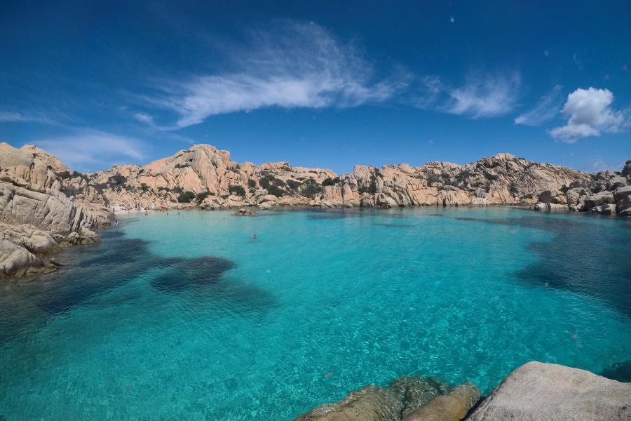 La demi-journée#Aux îles Lavezzi