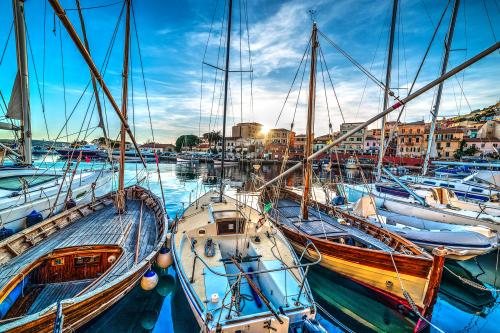 Port de La Maddalena (nord de la Sardaigne)